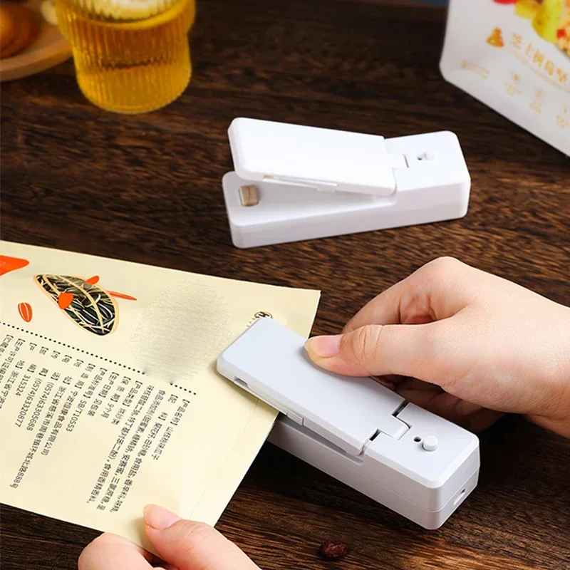 USB Rechargeable Mini Heat Sealer – Portable Bag Sealing Machine for Food & Snacks